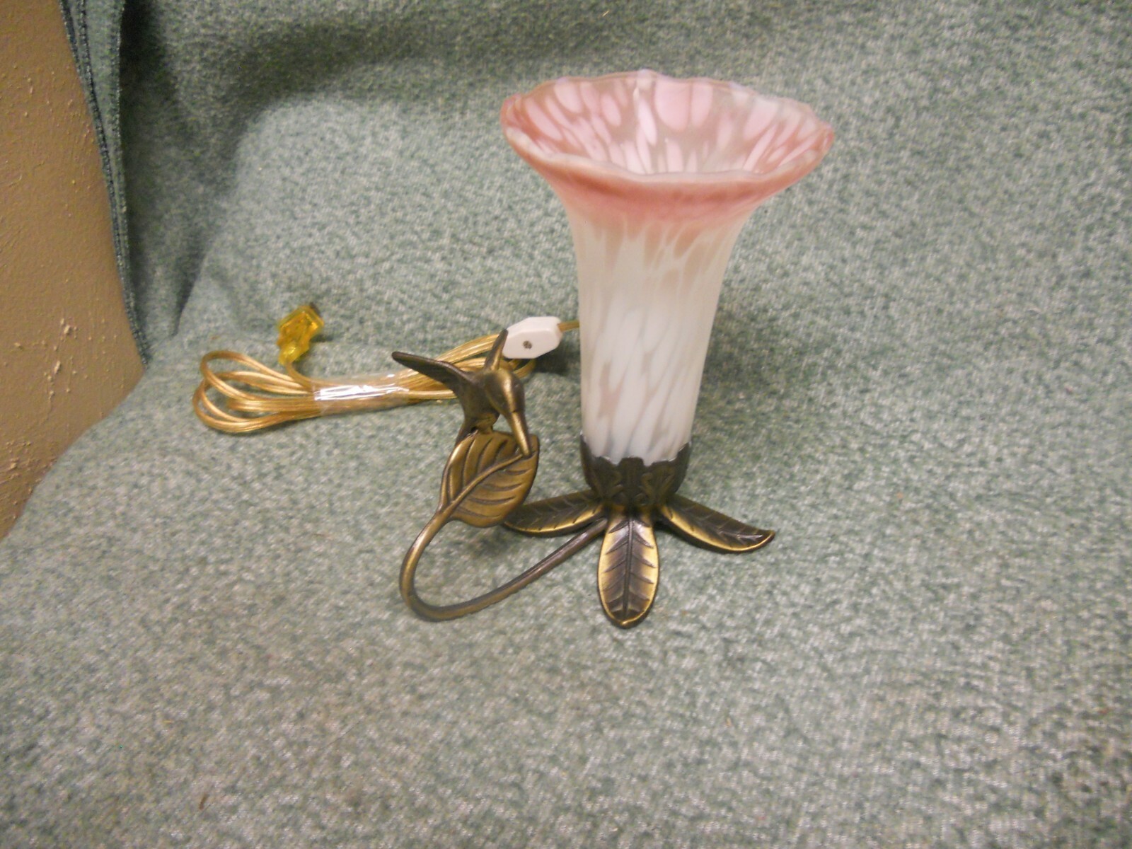Vintage Andrea by Sadek Frosted glass Floral Trumpet Hurricane Brass Lamp Light