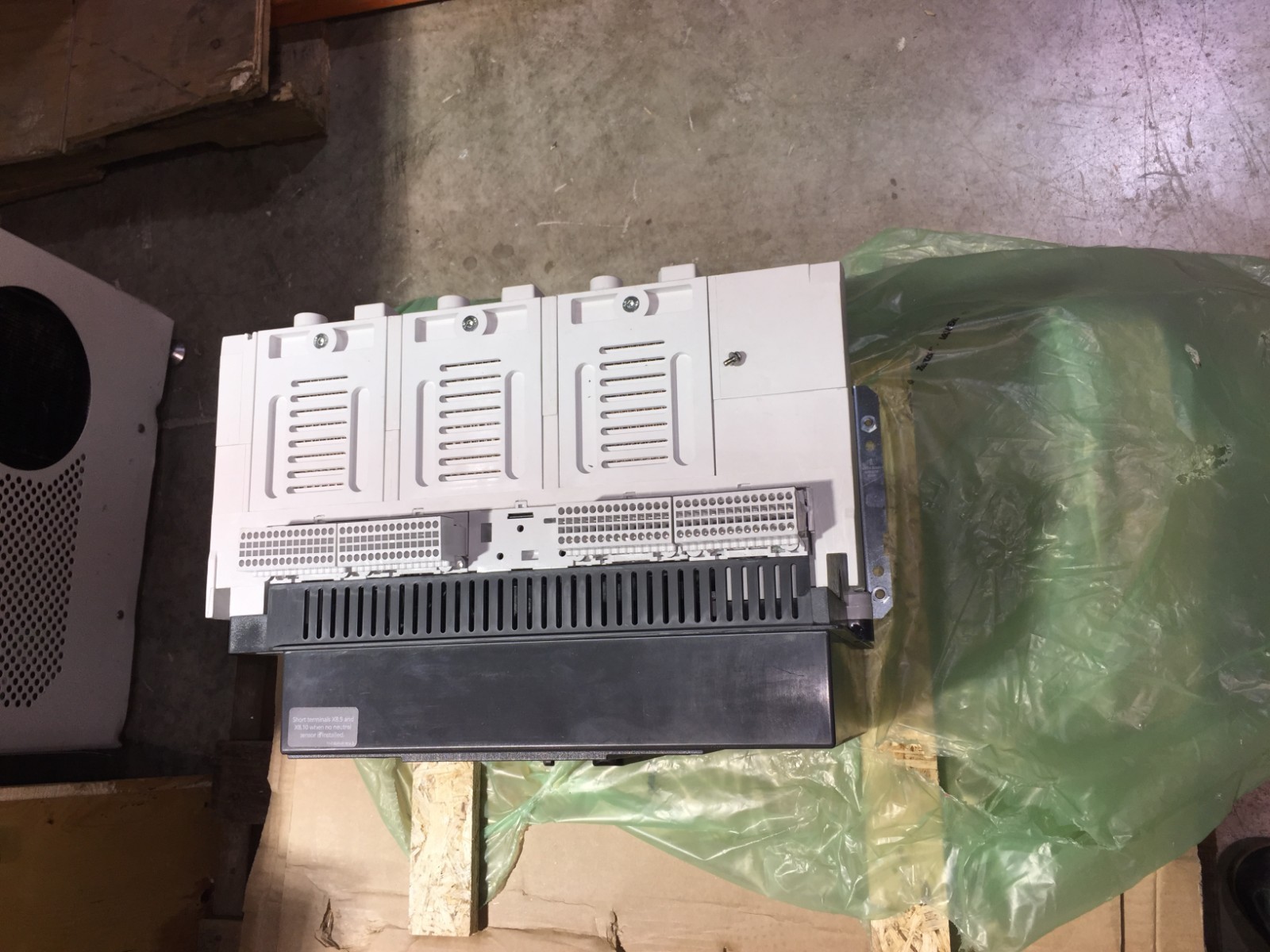 Cubicle BUS WLL1F320