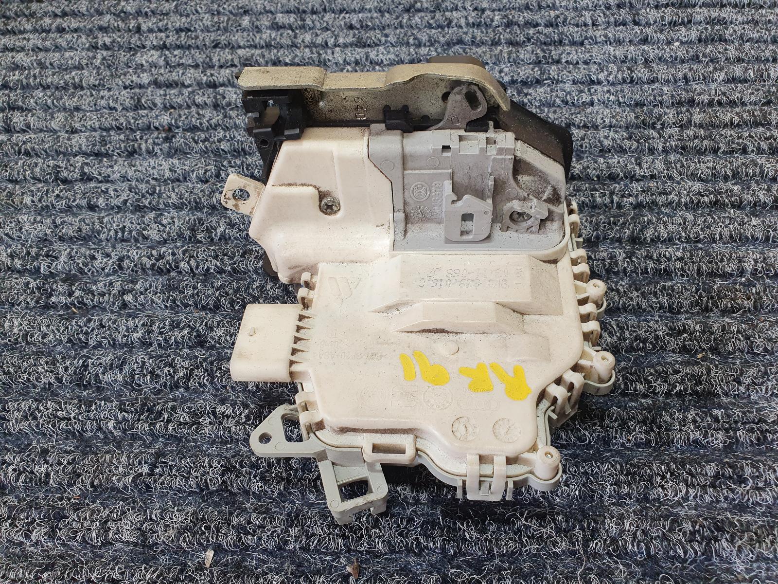 2011 Audi A4 RIGHT REAR DOOR LOCK B8 8K SINGLE ROW (6 PIN) P/N 8K08 image 5