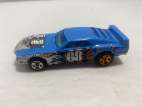 Blue Riveted #68 Car  Demolition Derby 5 Pack Exclusive Car