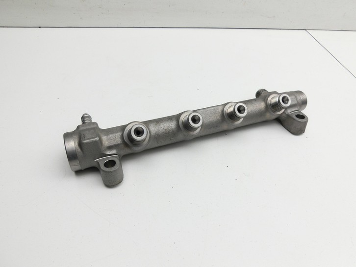 Audi A4 8W B9 19-24 TDI 2,0 140KW Einspritzleiste Düsenstock für Einspritzanlage Audi A4 8W B9 19-24 24.10.2019... Vorschau 2