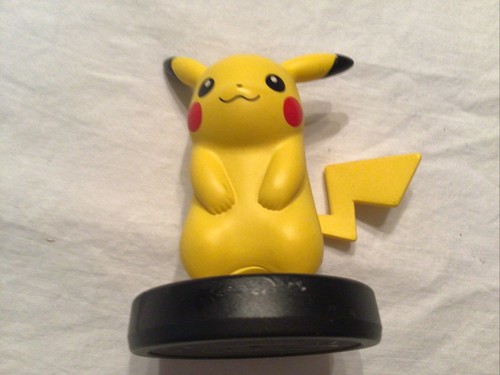 NINTENDO POKEMON Pikachu Amiibo Figure Super Smash Bros
