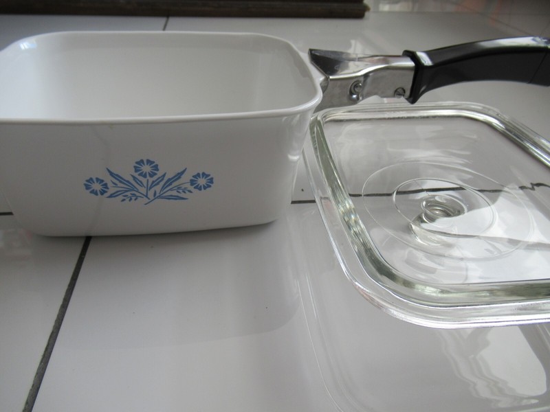 Rare Vintage Corning Ware Blue Cornflower Casserole 1 3/4 QT