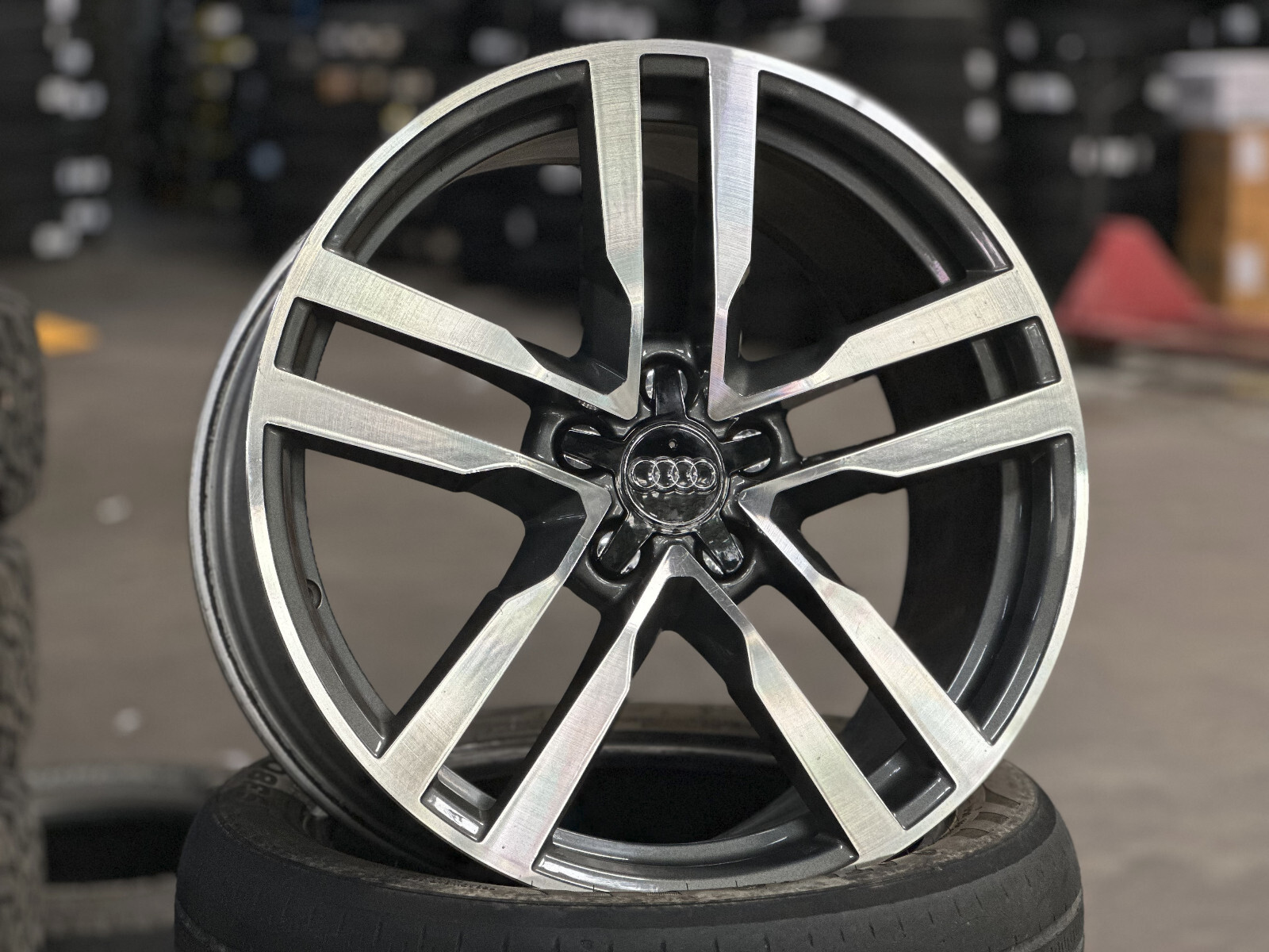 Audi 19インチ ブラックホイール3本目 A-1196 アルミホイールセット アウディ Q5/SQ5(FY/8R)