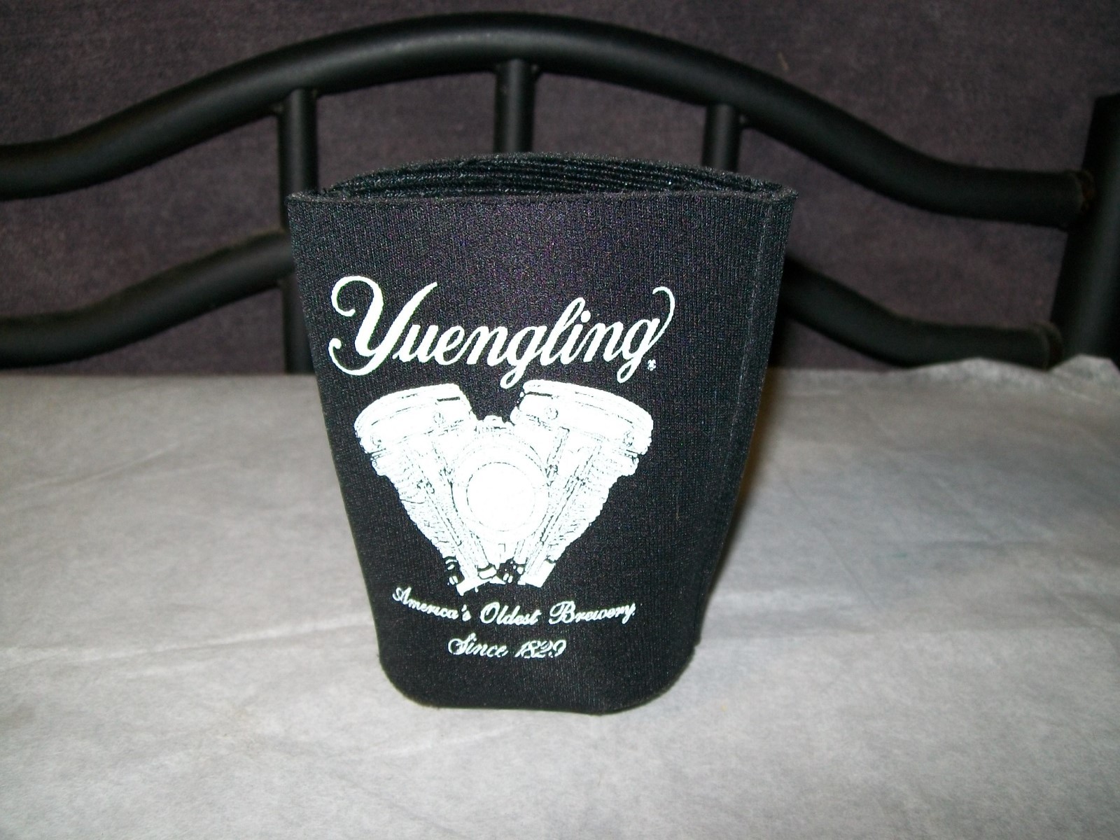 YUENGLING V-TWIN DRINK COOZIE/COOLER - NWOT