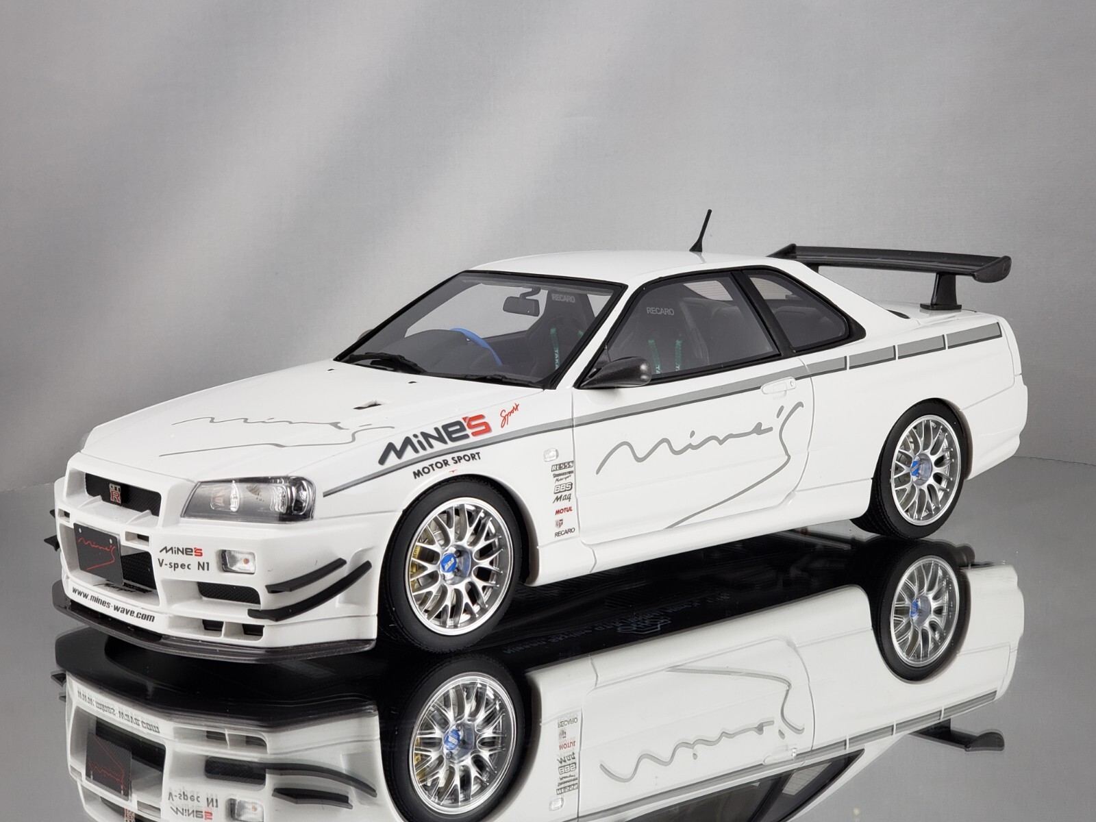 Otto Mobile Mine's Nissan Skyline GT-R R34 White Resin Model