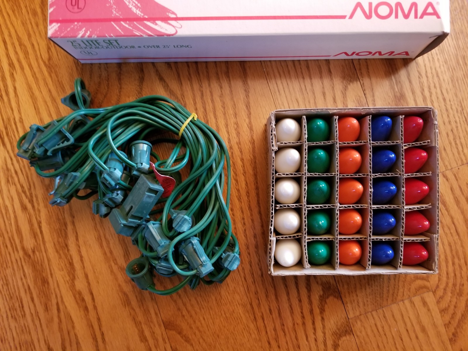 NOS 25 Light String NOMA C-7 1/2 Indoor/Outdoor Multi-Color Bulbs & Original Box