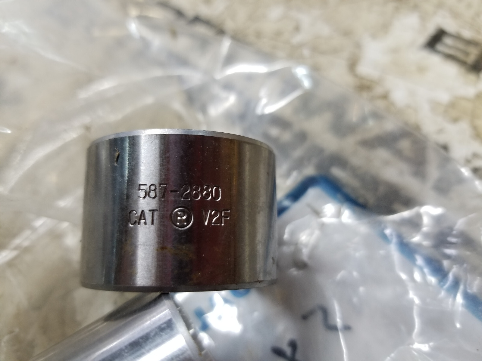 LOT OF 4 PC - CATERPILLAR 587-2880 SLEEVE BEARING 5872880 - Picture 2 of 4