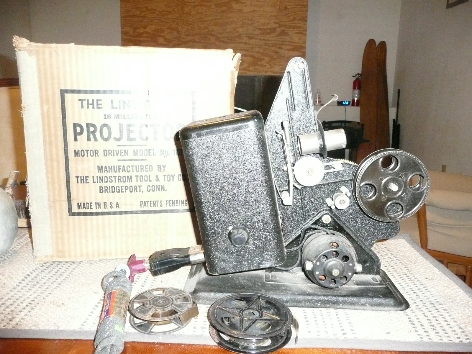 Vintage Lindstrom Projector, w/ 2 films & Bulb, Motor Runs, Model 1015