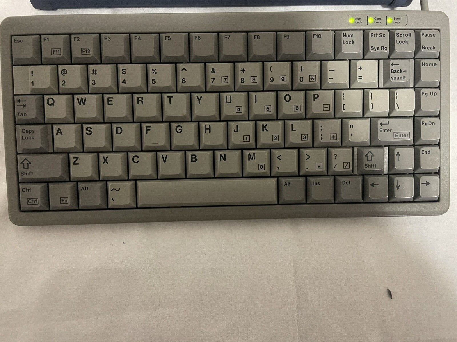 Vintage CHERRY Keyboard 6 Pin Male QWERTY Model: ML4100 - e576
