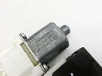 VW Tiguan 5N 11-16 Fensterhebermotor Rechts Vorne VW Tiguan 5N 11-16 12.12.2012 5N0959702F gebraucht Vorschau 2