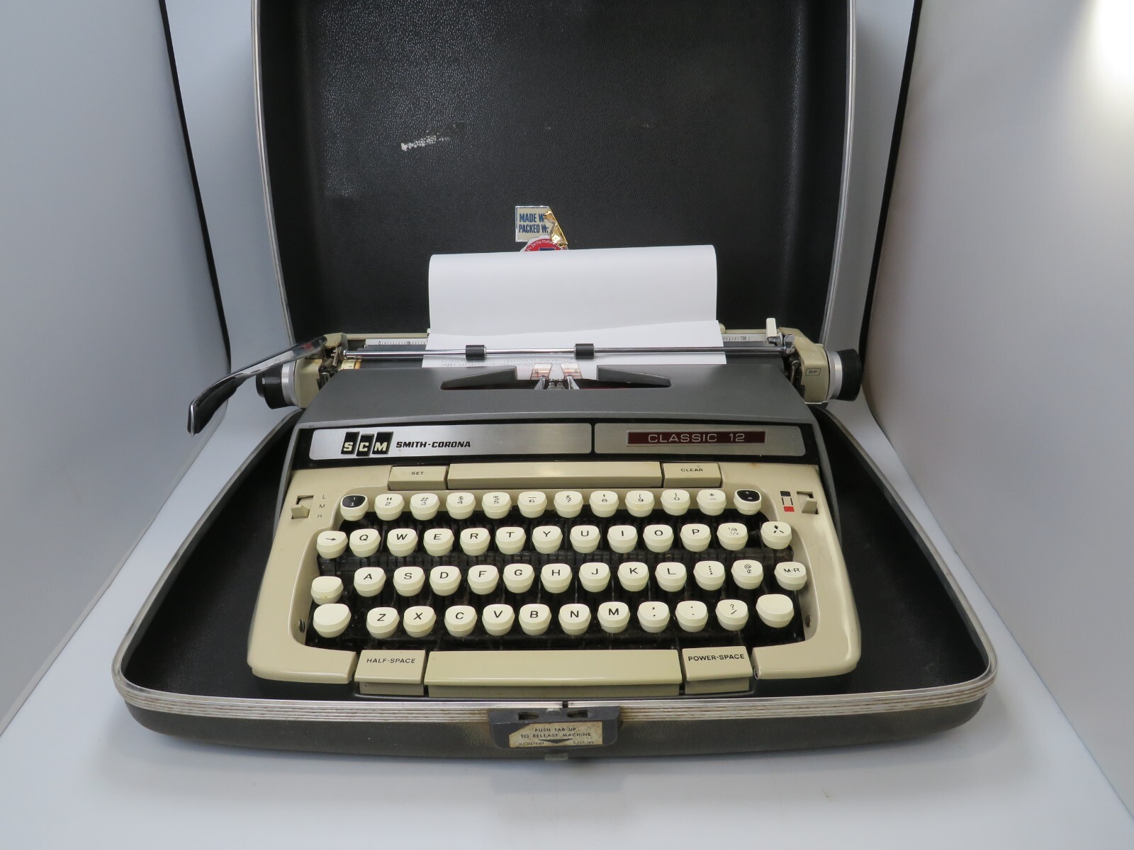 アンティーク雑貨 SMITH-CORONA CLASSIC 12 Typewriter Amazon.com : Smith Corona - Classic 12 Typewriter