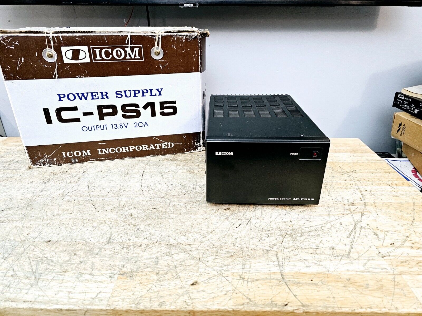 ICOM IC-PS15 13.8V 20A POWER SUPPLY IC-735 745 751 751A 271H ICOM IC-PS15 13.8V 20A POWER SUPPLY IC-735 745 751 751A 271H