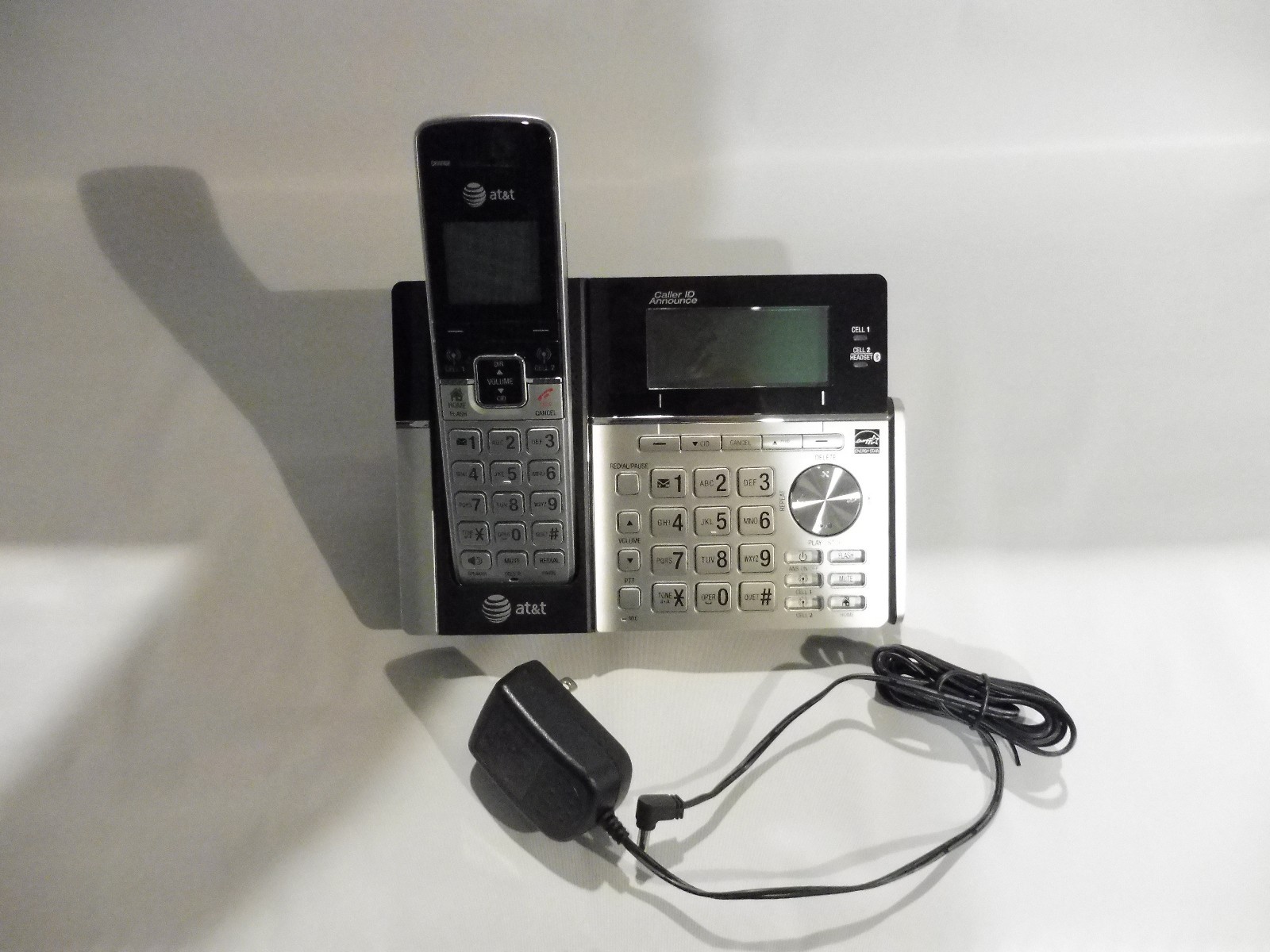 AT&T TL96273 SILVER/BLACK DECT 6.0 CORDLESS PHONE BASE STATION W/Phone + power