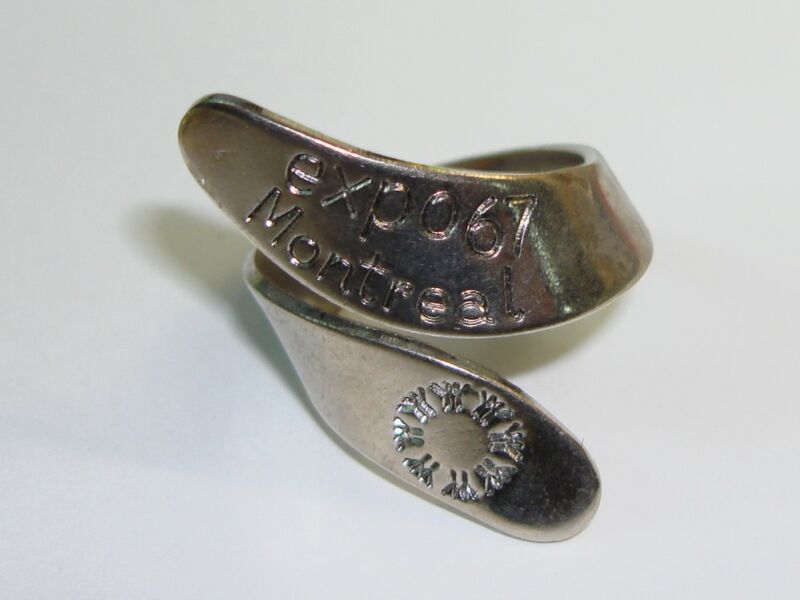 VINTAGE DTD 1967 MONTREAL EXPO SOUVENIR CROSSOVER RING!