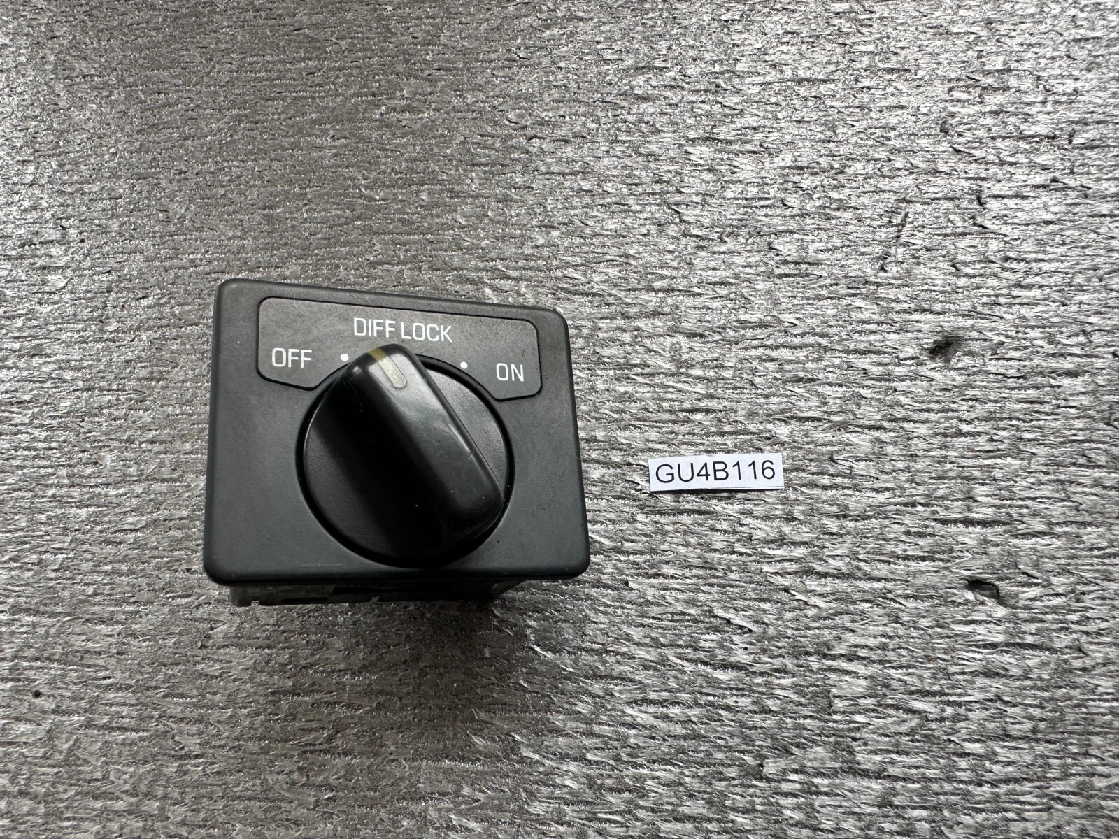 Nissan Patrol Y61 GU4 2004 ZD30 Differential lock switch