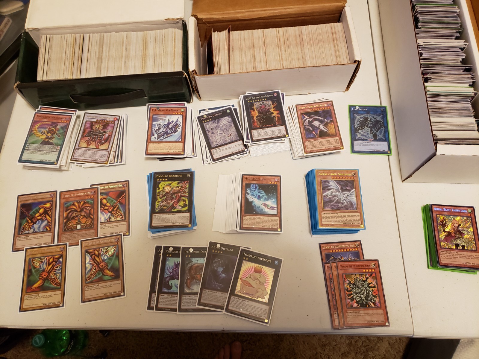 Large Yugioh Card Collection - Several built decks + deck cores, 1000+ card bulk