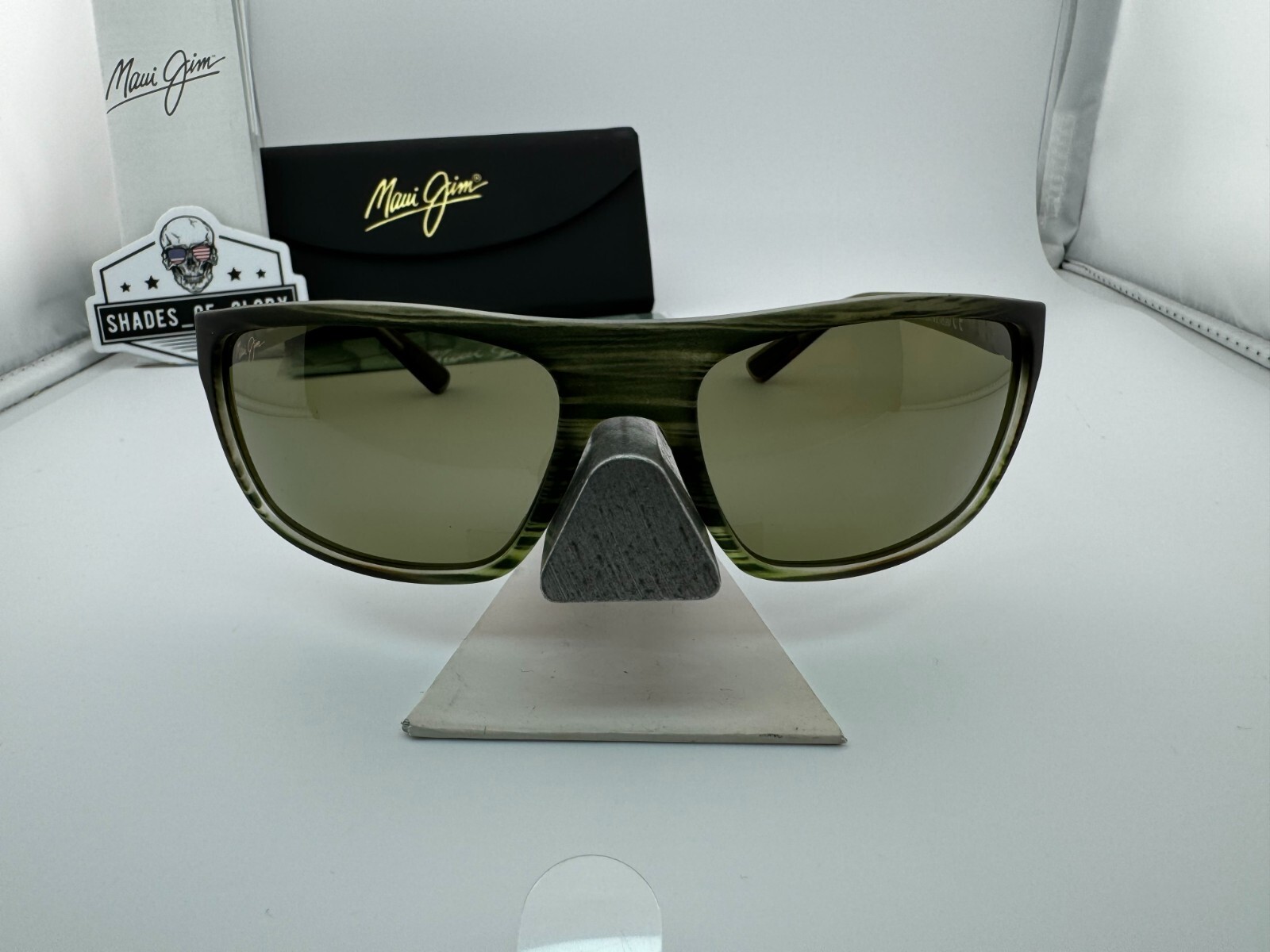 Pre-owned Maui Jim Byron Bay Mj 746-15mr Matte Green Stripe Maui Ht Polarized Sunglasses