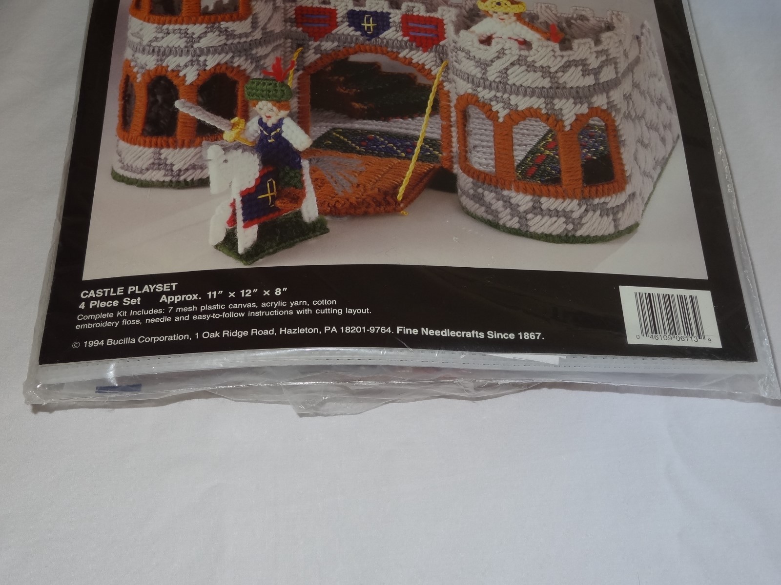 NEW 1994 BUCILLA Plastic Canvas Castle Playset 6113 Knight Princess Drawbridge