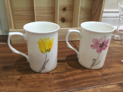 Set of 2 Stechcol Gracie Bone China Mugs tall flower yellow tulip pink flower 4'