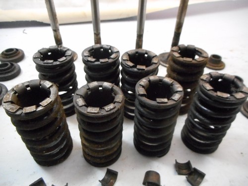 Farmall 460, 560 606 C221 Valve Train Parts, Exh Valves, Springs, Seats, Keepers