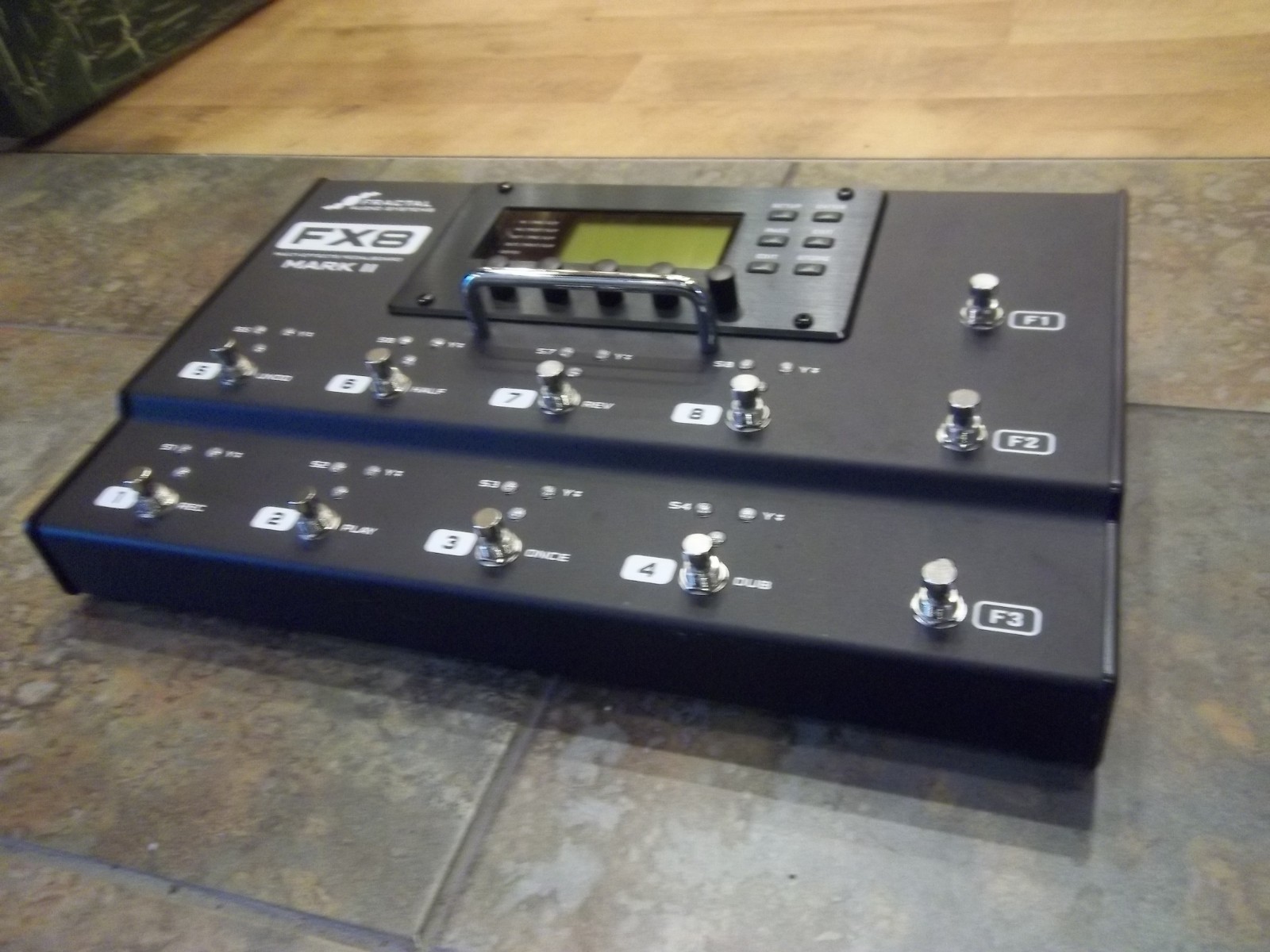 Fractal Audio Systems FX8 Mark II Multi Effects Pedal Board w/ Cables