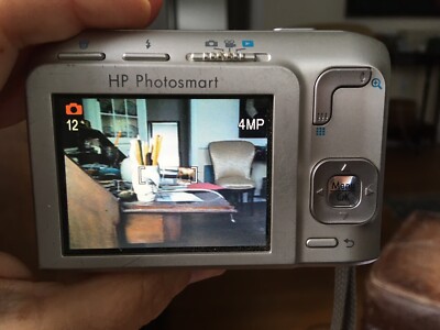 NICE! HP PhotoSmart M537 6.0MP Digital Camera - Silver Tested Works Perfect