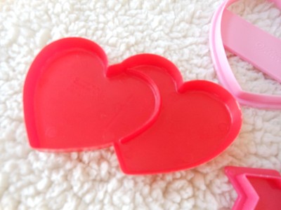 Lot of 4 Vintage Wilton Valentine Heart Cookie Cutters