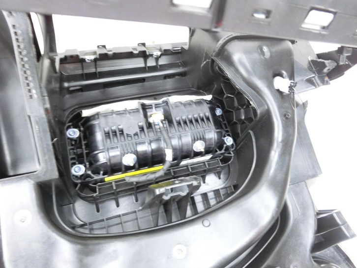 VW Touran II 5T 15-24 Armaturenbrett Panel komplett VW Touran II 5T 15-24 12.05.2016 5TB858089 gebraucht Vorschau 8