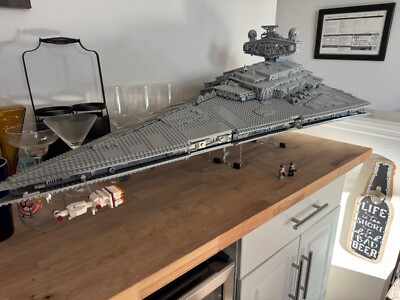 LEGO Star Wars: Imperial Star Destroyer (75252) /w acrylic stand