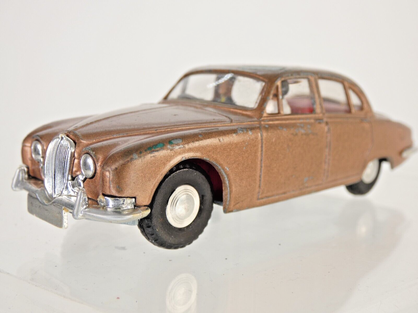 Triang Jaguar S Type Spot On 276 Gold Original Collectible