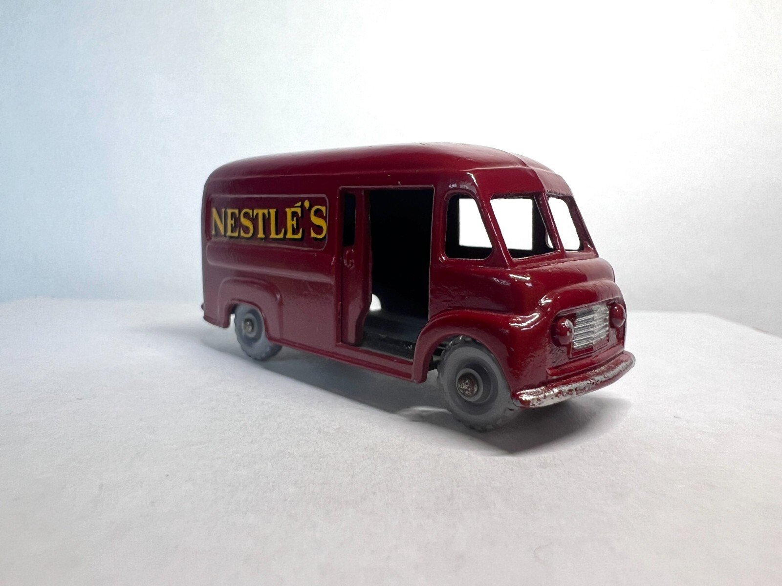 ミニカー MATCHBOX 69 COMMER 30 CWT VAN Nestle's $_57.JPG?set_id=880000500F