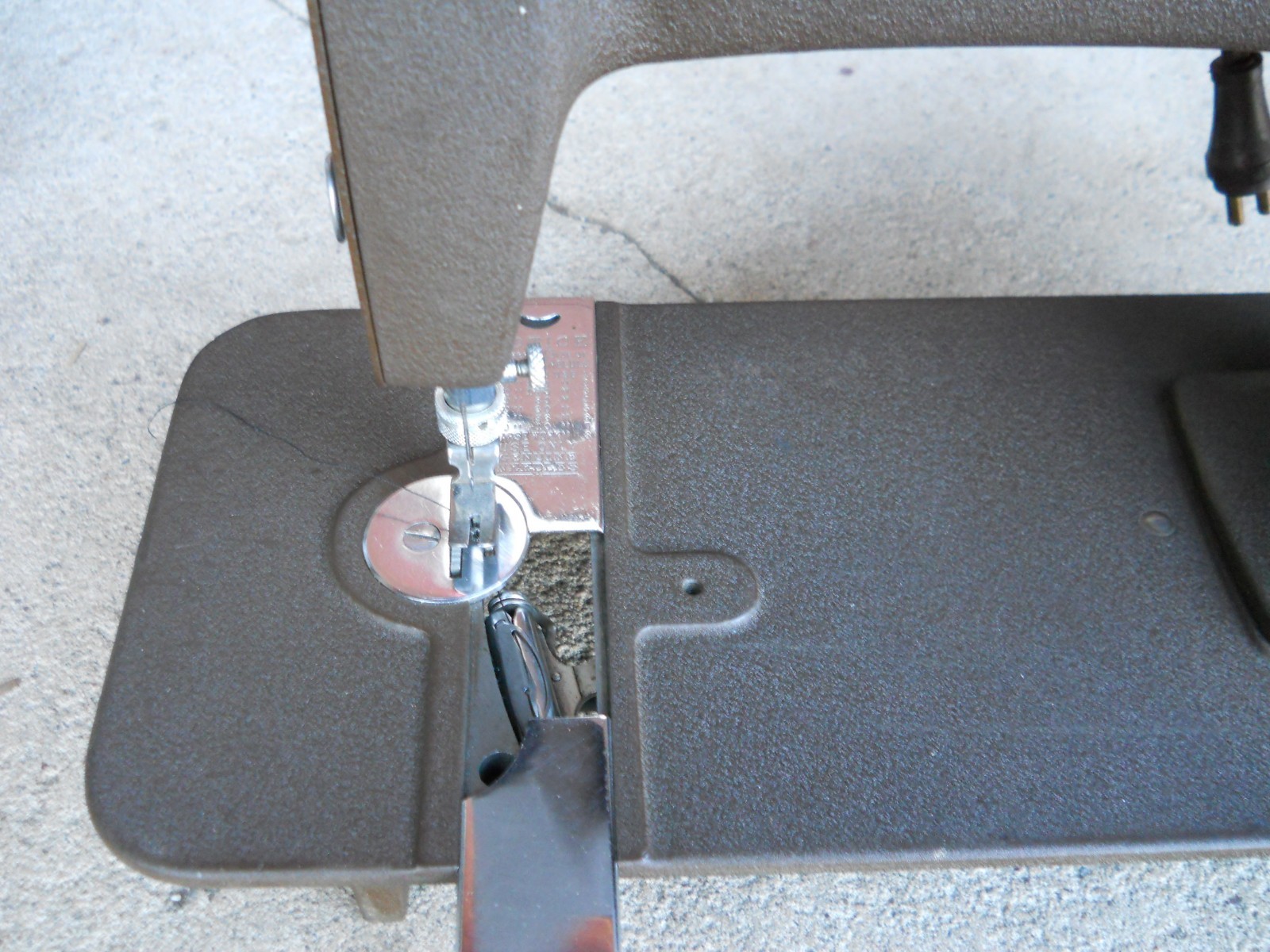 Vintage Montgomery Ward MW Sewing Machine Serial 605217868 Accessories Serviced