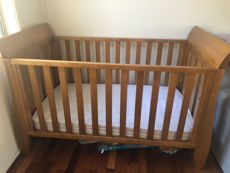 boori waratah change table