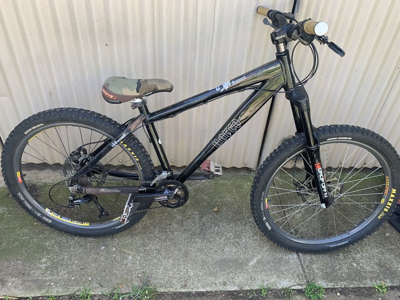 gumtree downhill mountain bike