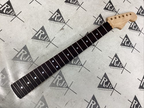 ギター ForKuest Stratocaster type MJT Musikraft ForKuest Stratocaster type MJT Musikraft