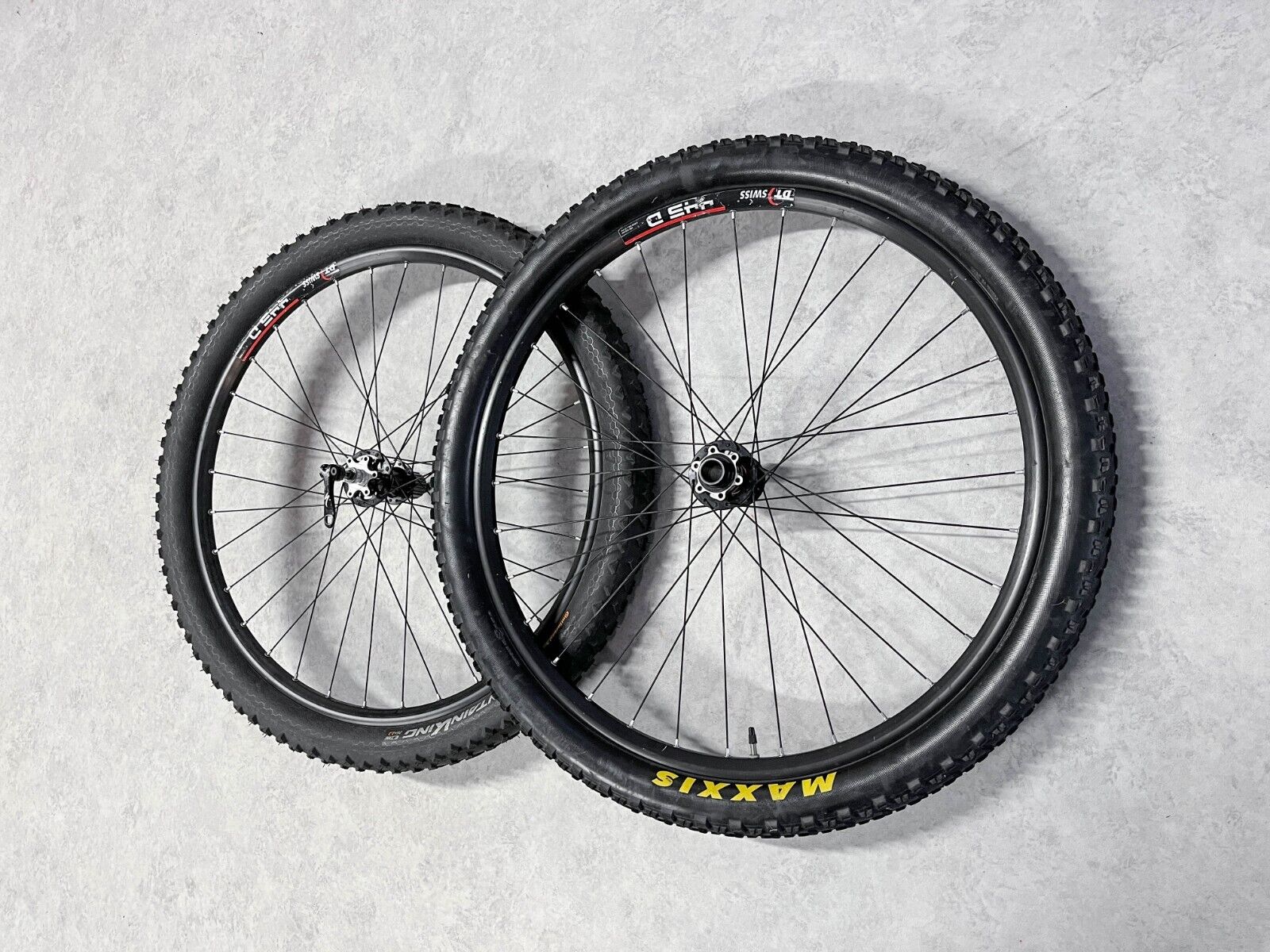 DT Swiss 445D / Specialized 135X10 Rear / 20mm Front 26 DT Swiss 445D / Specialized 135X10 Rear / 20mm Front 26