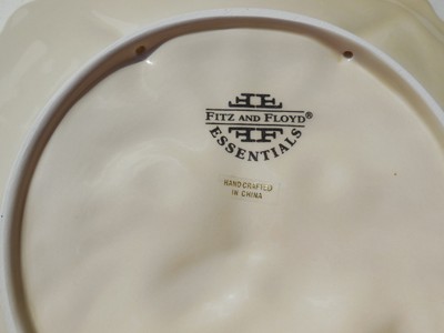 Rare Fitz & Floyd Essentials White Kitten & Roses Canape Plate / Wall Hanging