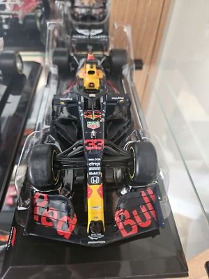 Formula 1 RED BULL RB12 Max Verstappen 2016 - 1:24 Diecast