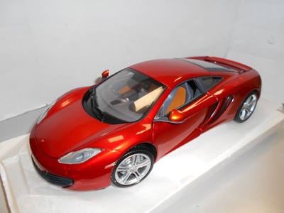 MIN110133020 by MCLAREN MP4-12C 2011 1:18