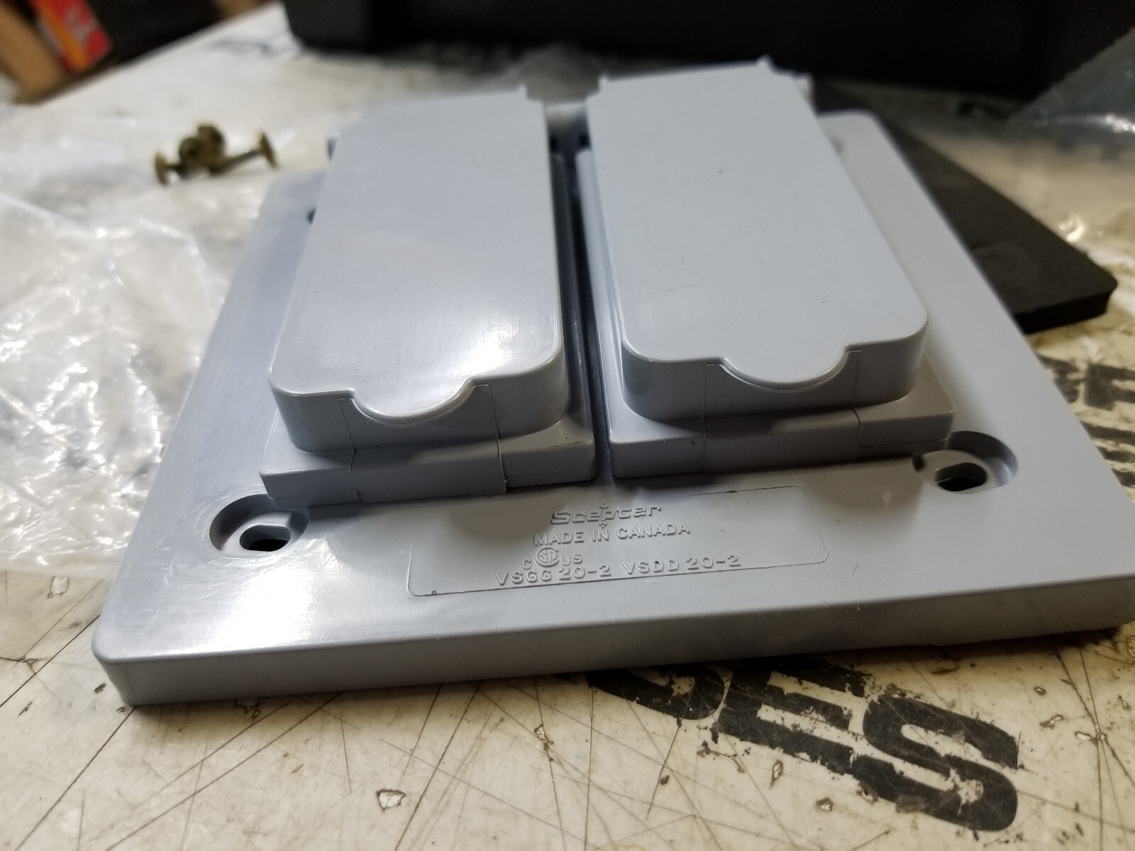 SCEPTER VSDD202 PVC WP DBL GANG COV. DBL DOOR DUP. REC. VSDD20-2 - Picture 1 of 5