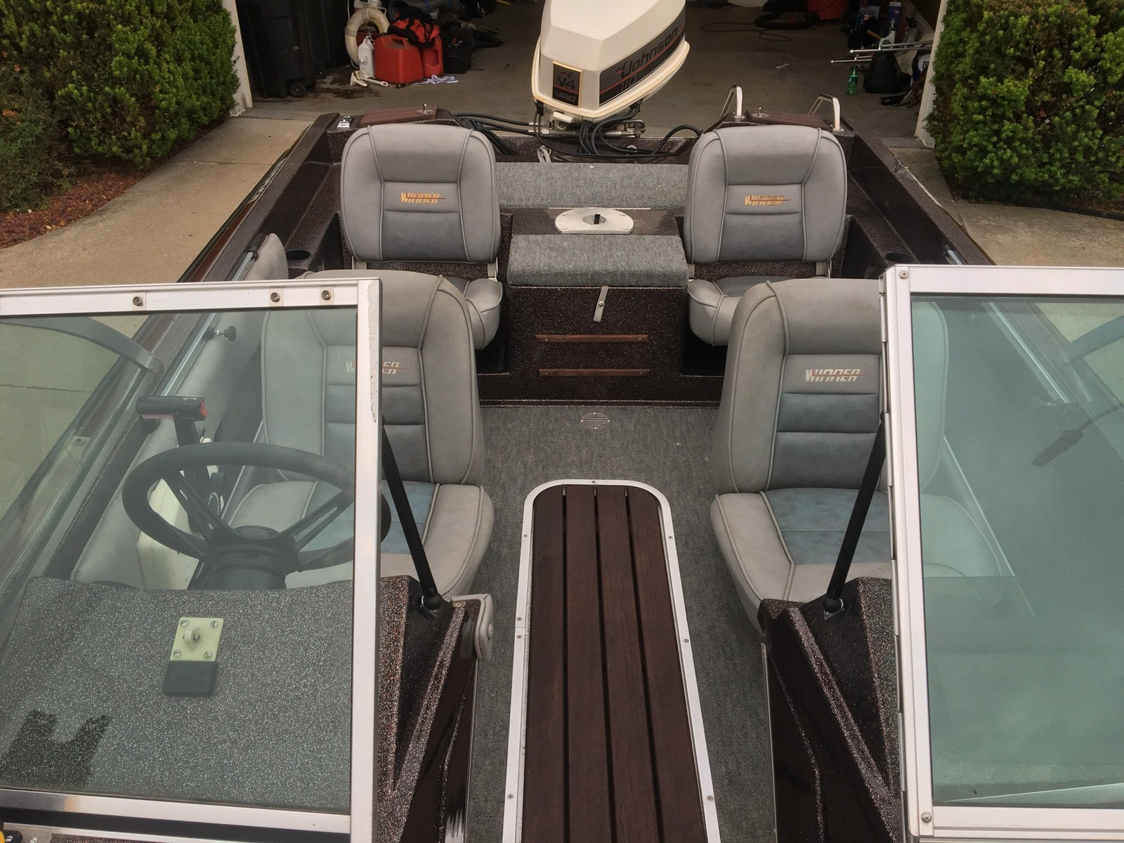 Winner ZZ880 Fish and Ski Boat