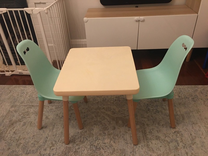 gumtree childrens table and chairs