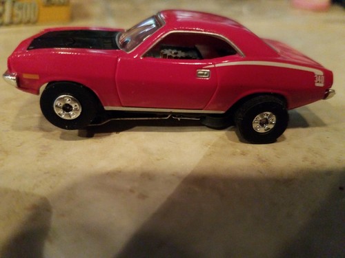 Lightning pink 1970 Plymouth Cuda body ho slot car Tjet Auto World mag chassis