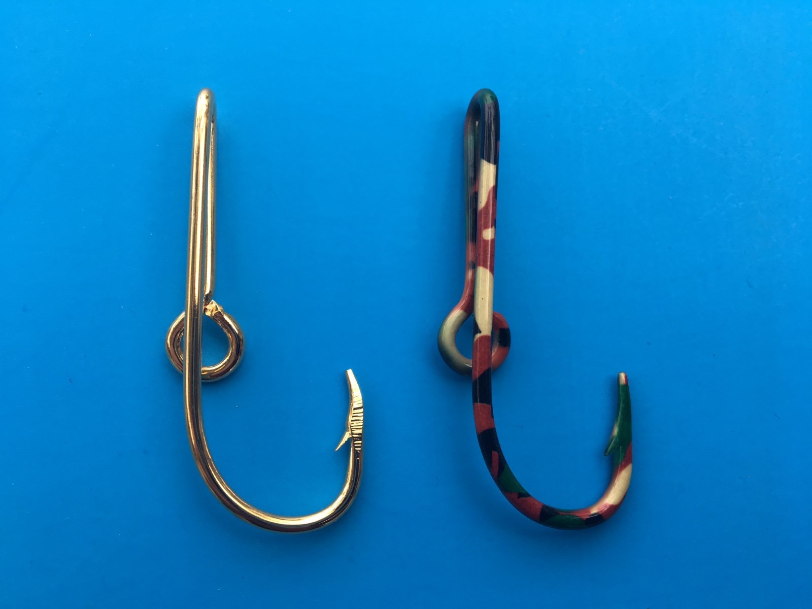 GOLD-PLATED + CAMO HOOKS EAGLE CLAW FISH HOOK HAT PIN MONEY CLIP - Set of TWO!