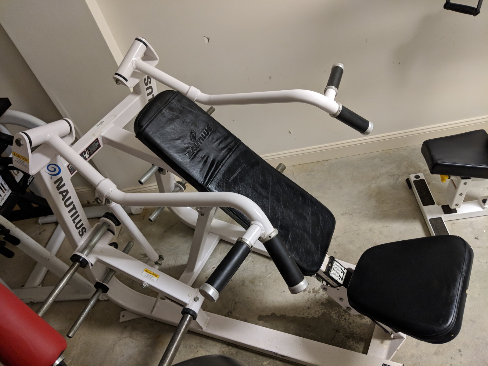 Nautilus XPLOAD Incline Chest Press - Plate Loaded - Iso Lateral