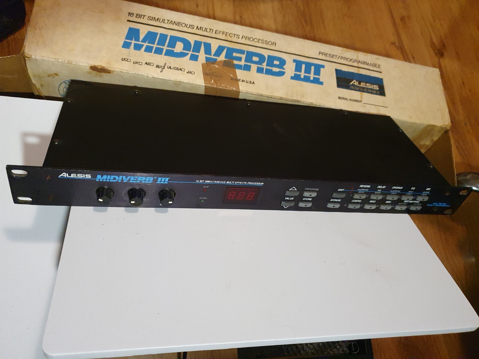 Alesis MIDIVERB III 16ビットエフェクター Alesis Midiverb III 16 Bit Digital Effects Processor with