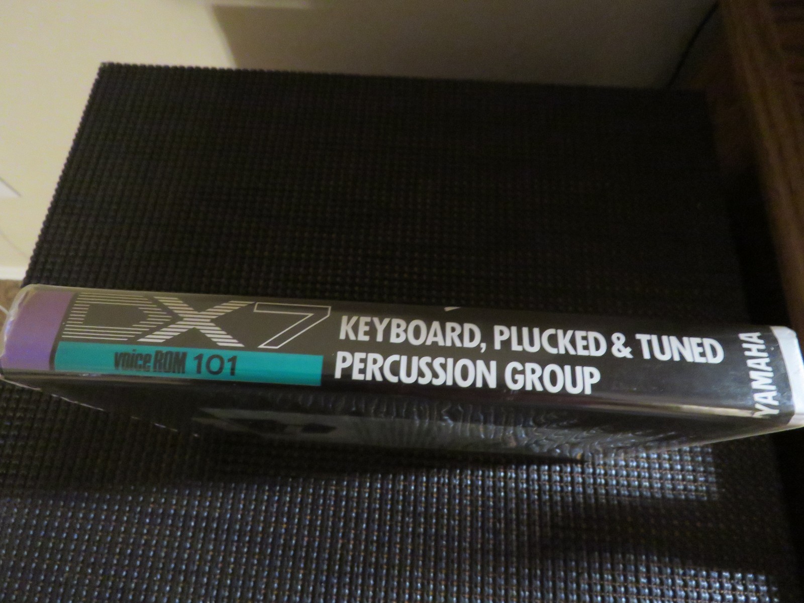 YAMAHA DX7 VOICE ROM VRC-101 KEYBOARD, PLUCKED & TUNED PERCUSSION GROUP