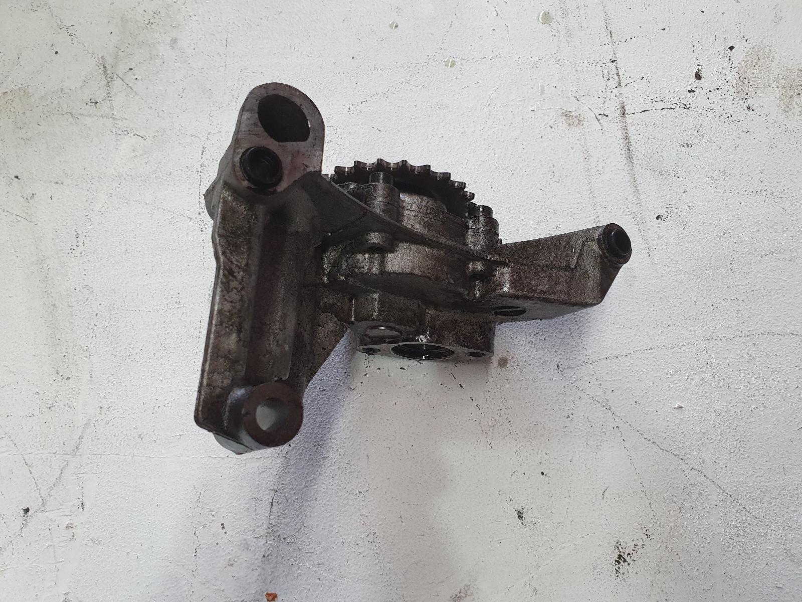 2009 Volkswagen Caddy OIL PUMP VAN 02/05-11/10 038115121C image 2