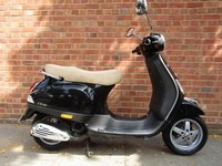 PIAGGIO VESPA LX 50 , FULL SERVICE , NEW TYRES , NEW EXHAUST , ONE YEARS MOT .